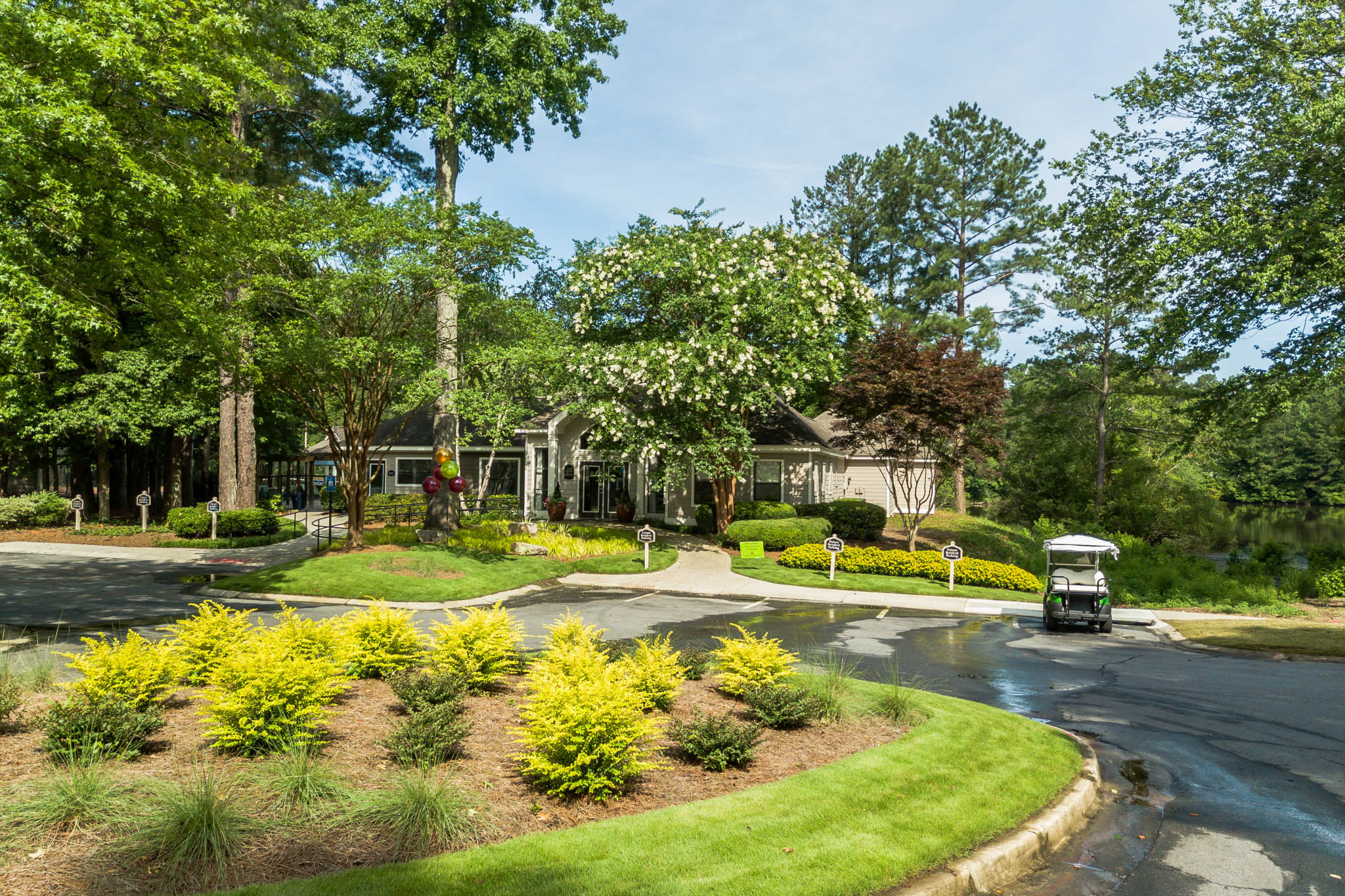 Apartments in Stone Mountain Grove Parkview Apartments