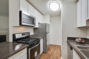 Three bedroom apartments for rent in Stone Mountain, GA - Kitchen Interior      